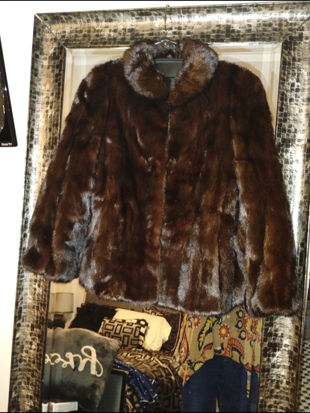 Luxurious Brown  Fur Jacket - Elegant Women's Coat